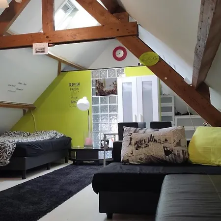 Loft Apartment *